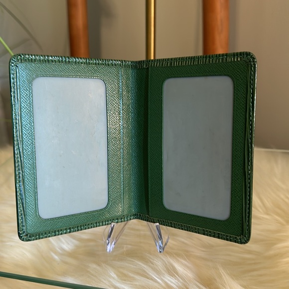 Authentic Louis Vuitton Green Epi Leather Card/ID Holder Wallet, EUC - Picture 4 of 14